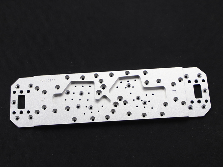 機器(qì)人零件(jiàn)加工