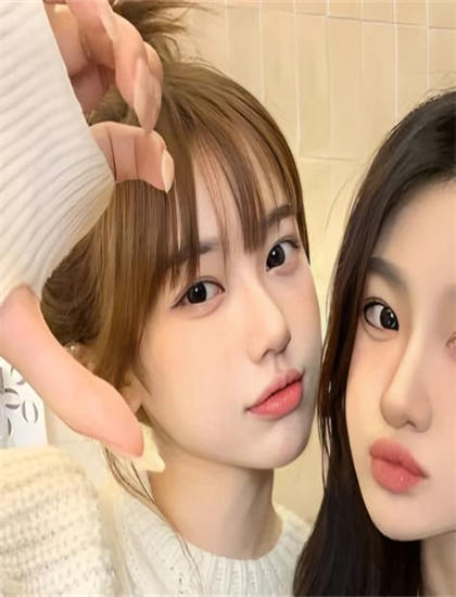 从表演艺术看传记片《放弃求婚白月光后她却慌了》：的创作历程与幕后花絮 理解表演与导演的配合